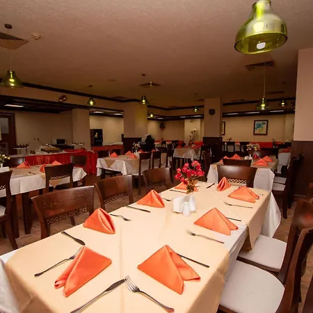 穆拉酒店 3* 班斯科